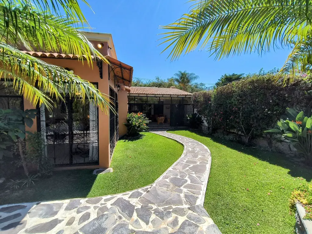 CR80 GARDEN BACKVIEW 2.webp