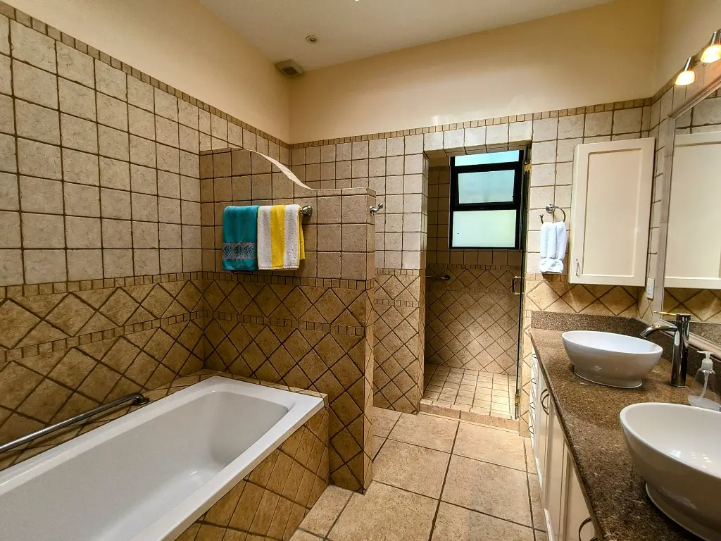 CR80 BATHROOM MASTER.webp