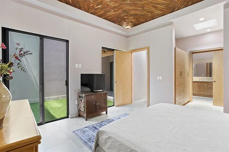 BEDROOM.webp