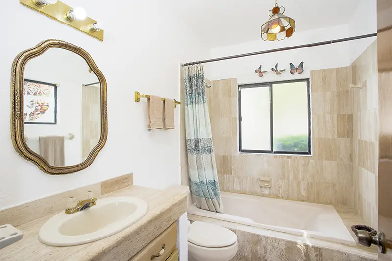 BATHROOM 3.webp