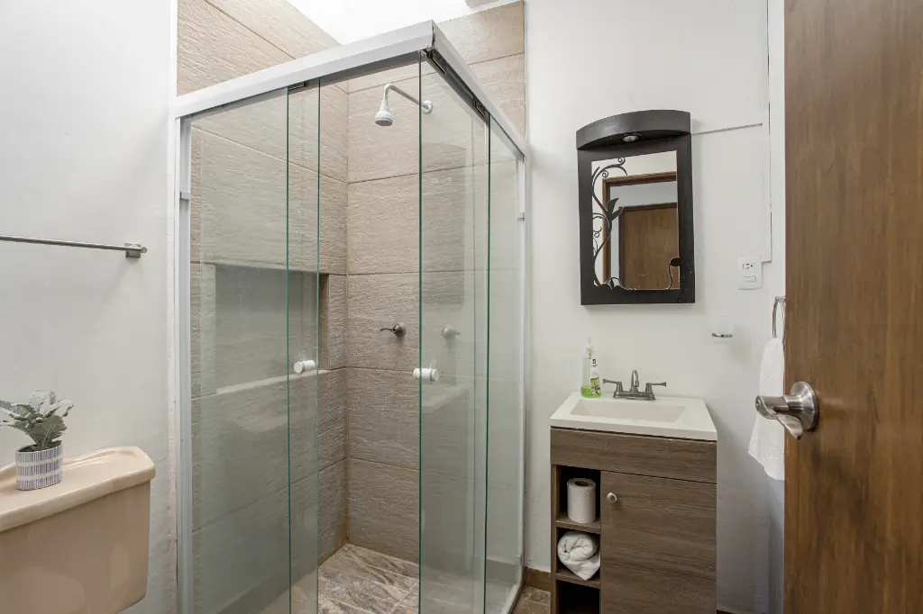 BATH 2.webp