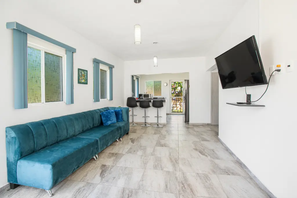 LIVING ROOM 2.webp