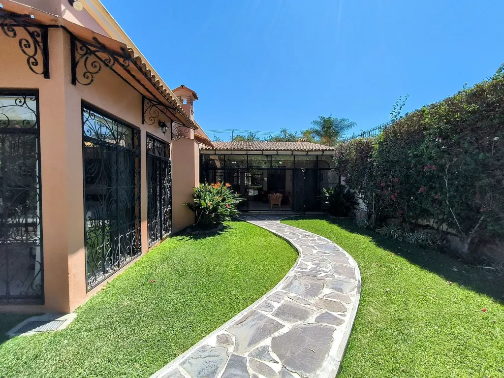 CR80 GARDEN BACKVIEW 1.webp