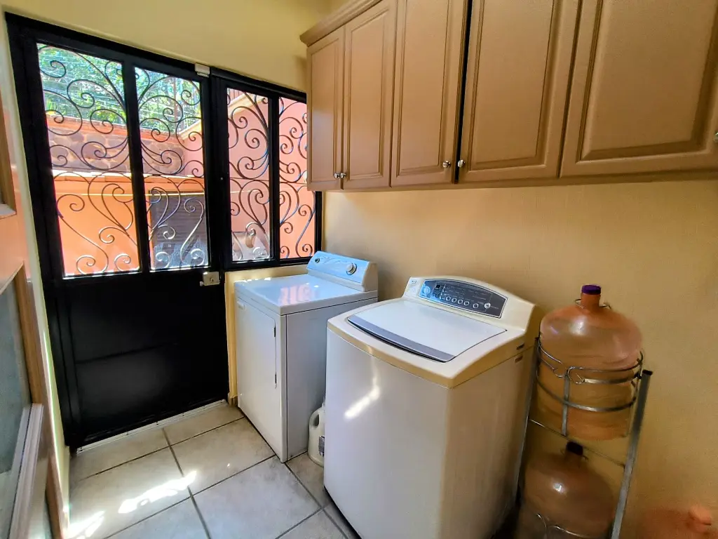 CR80 LAUNDRY .webp
